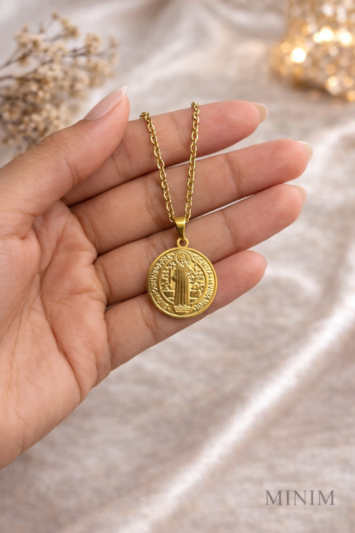 Medallion Pendant Necklace