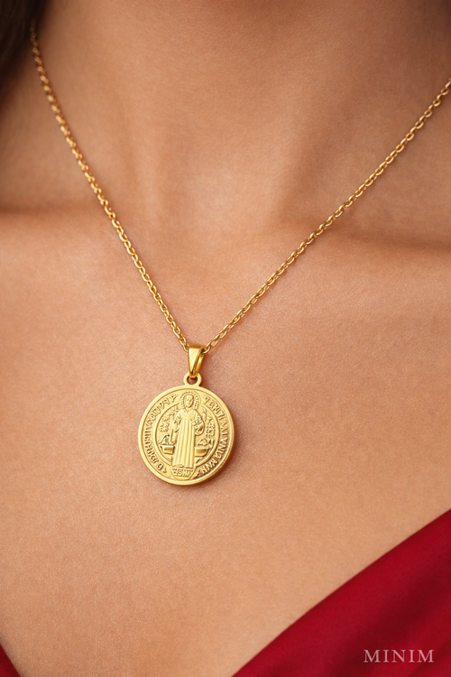 Medallion Pendant Necklace