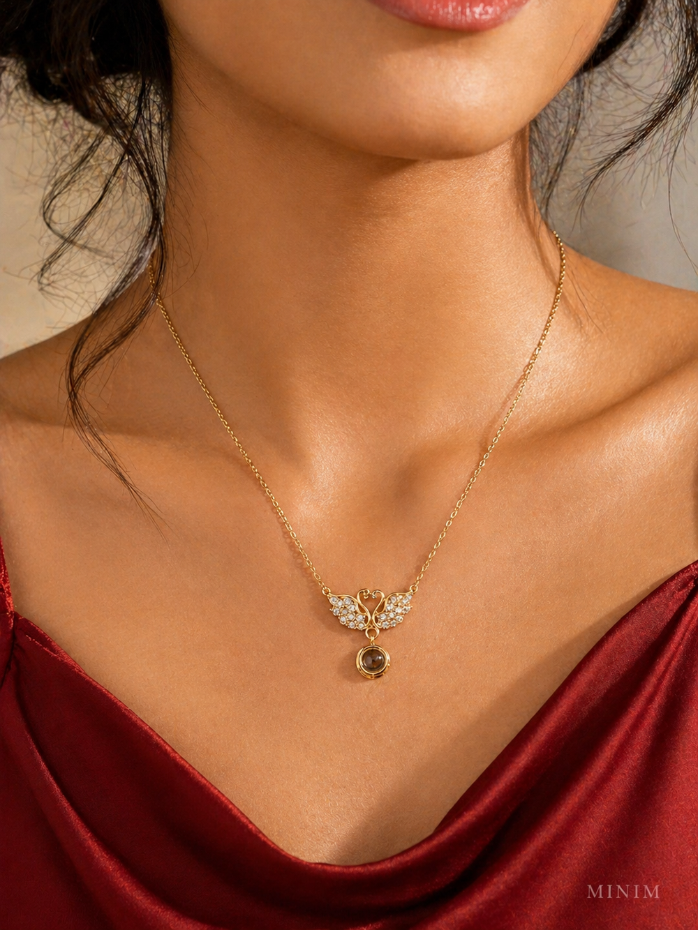 Golden Swan Projection Necklace